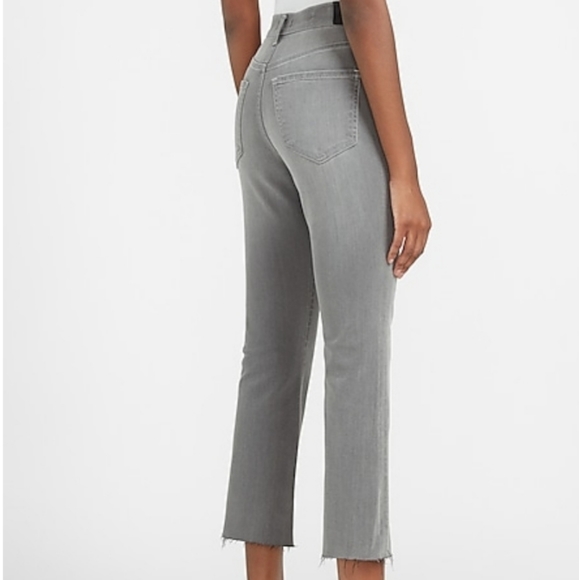 ⭐️ EXPRESS CROPPED FLARE HIGH RICE JEANS - Picture 2 of 9